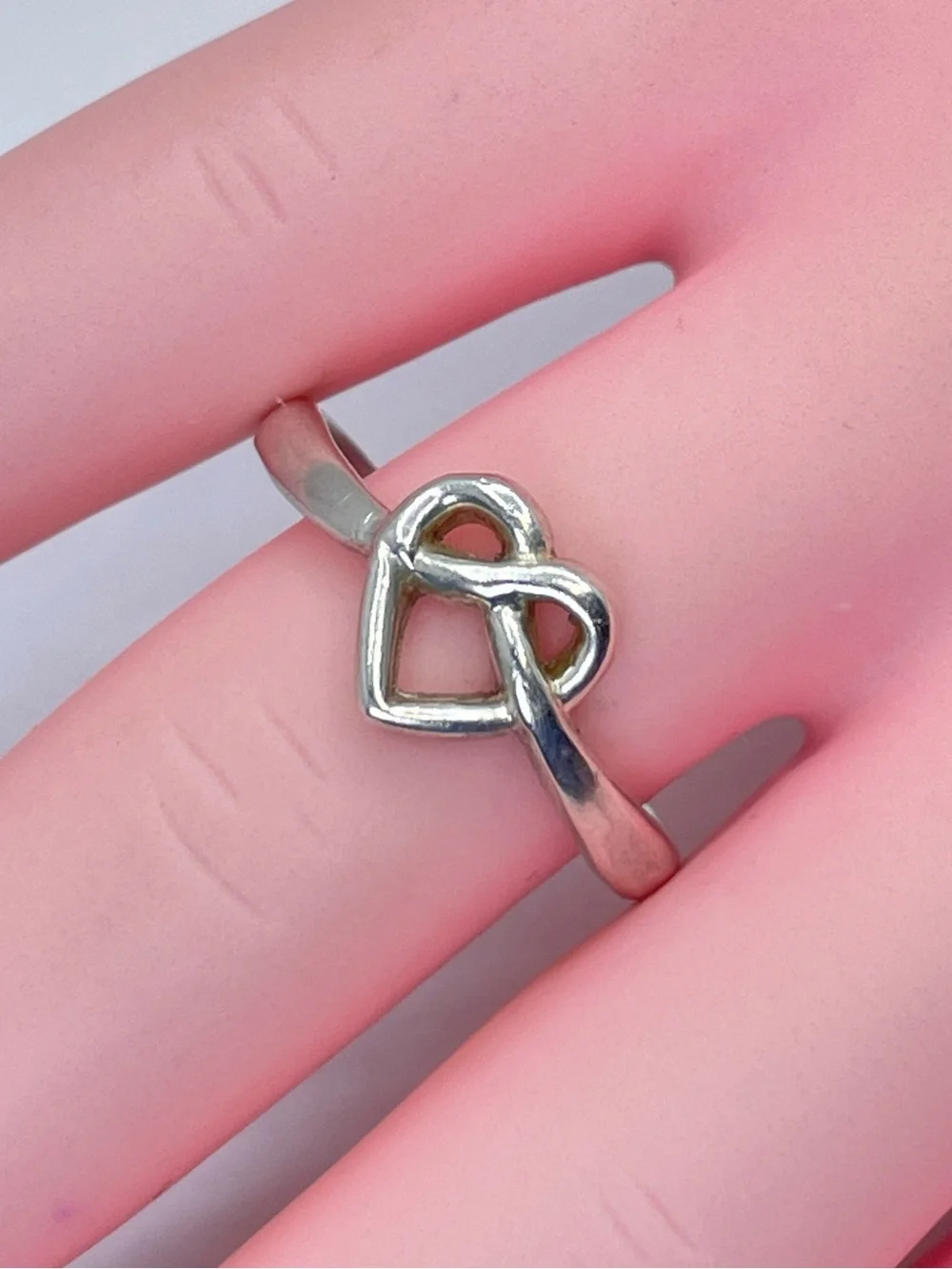 925 Sterling Silver Infinity Heart Ring Band Sz 7 Minimalist Love Modern Classic